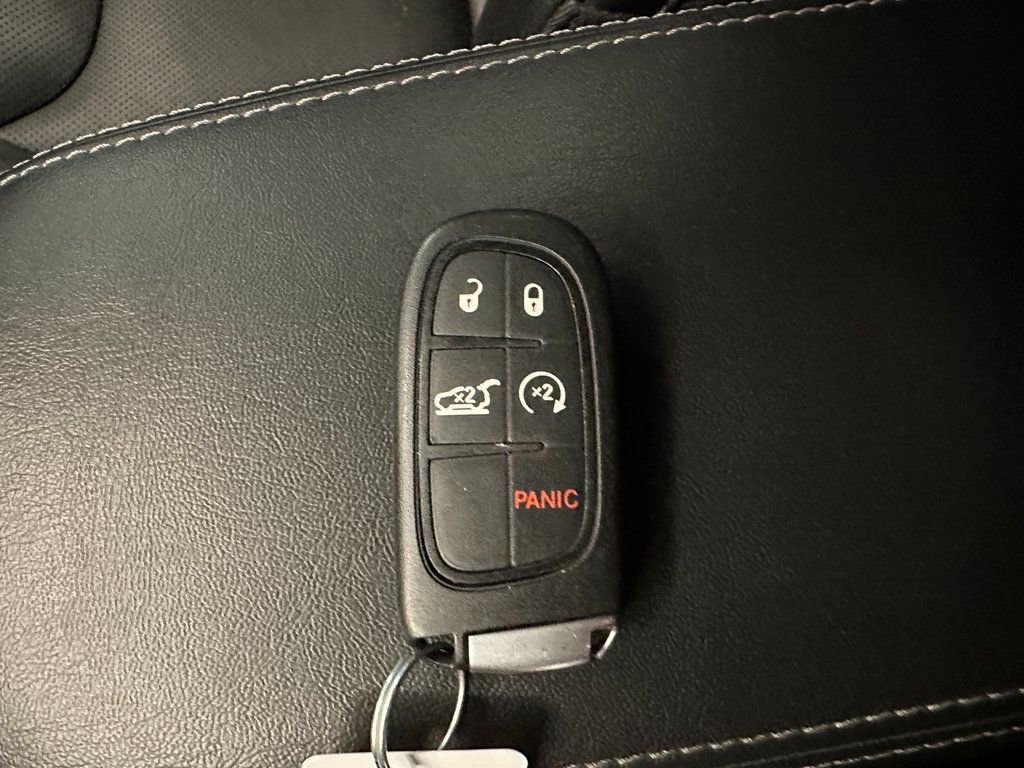 Used 2023 Jeep Cherokee Altitude Lux AWD/4WD image 16