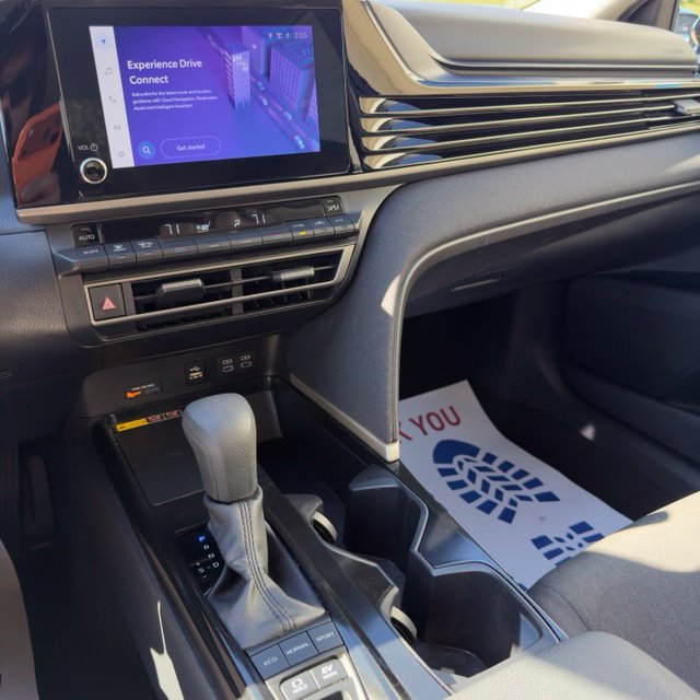 Used 2025 Toyota Camry LE FWD image 22