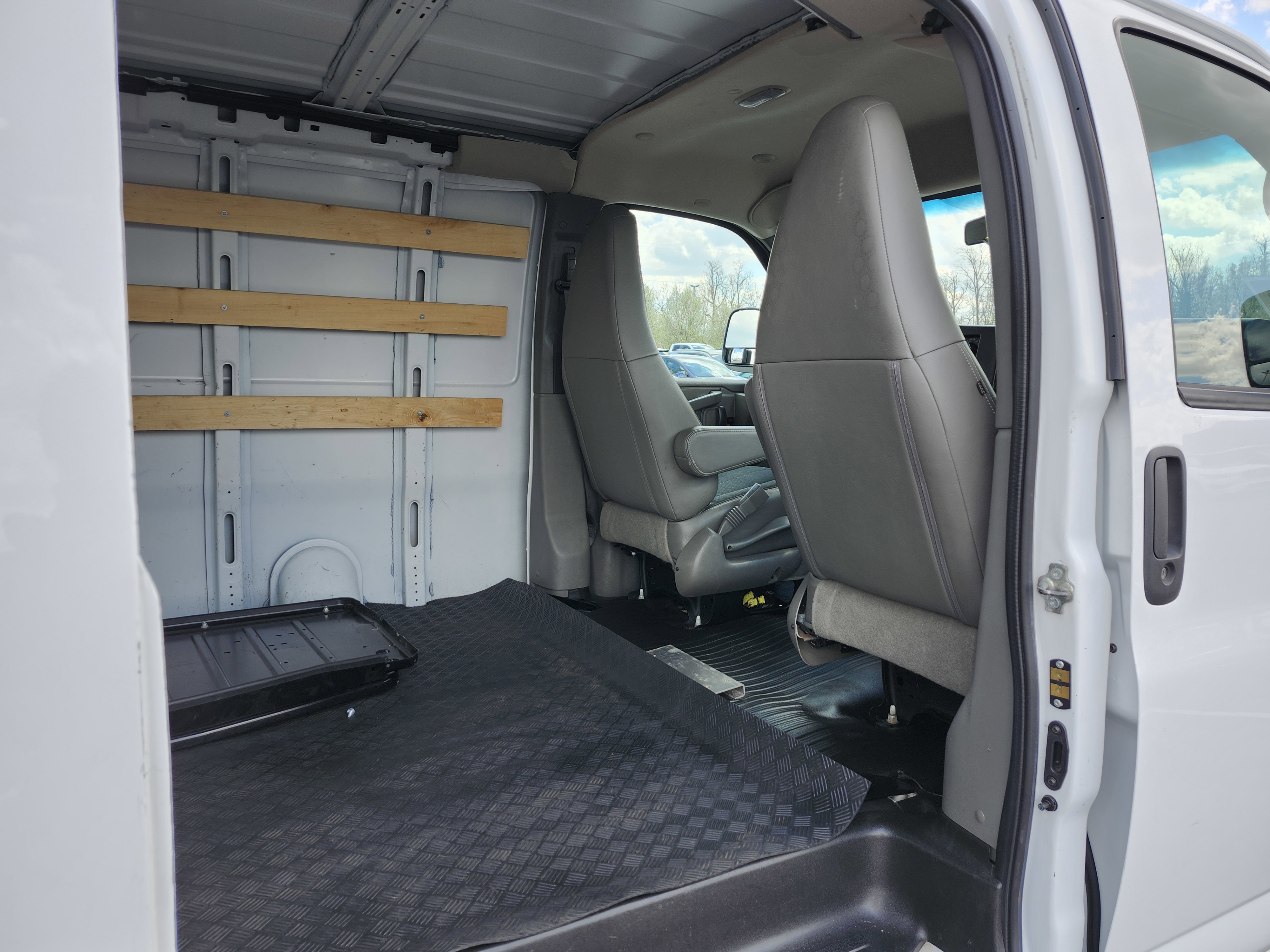 Used 2020 GMC Savana 2500 w/ Driver Convenience Package image 19