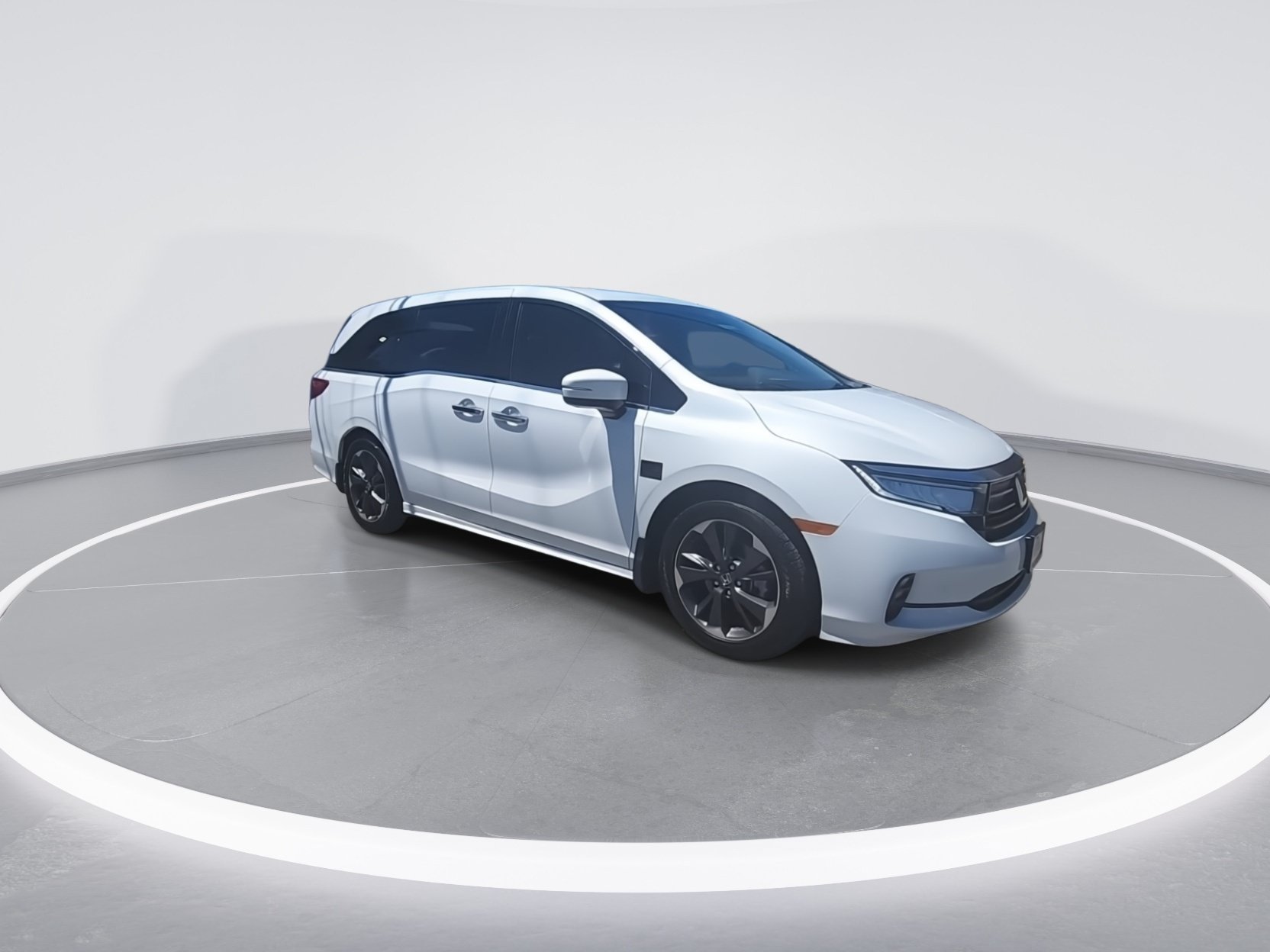 Used 2023 Honda Odyssey Elite image 2
