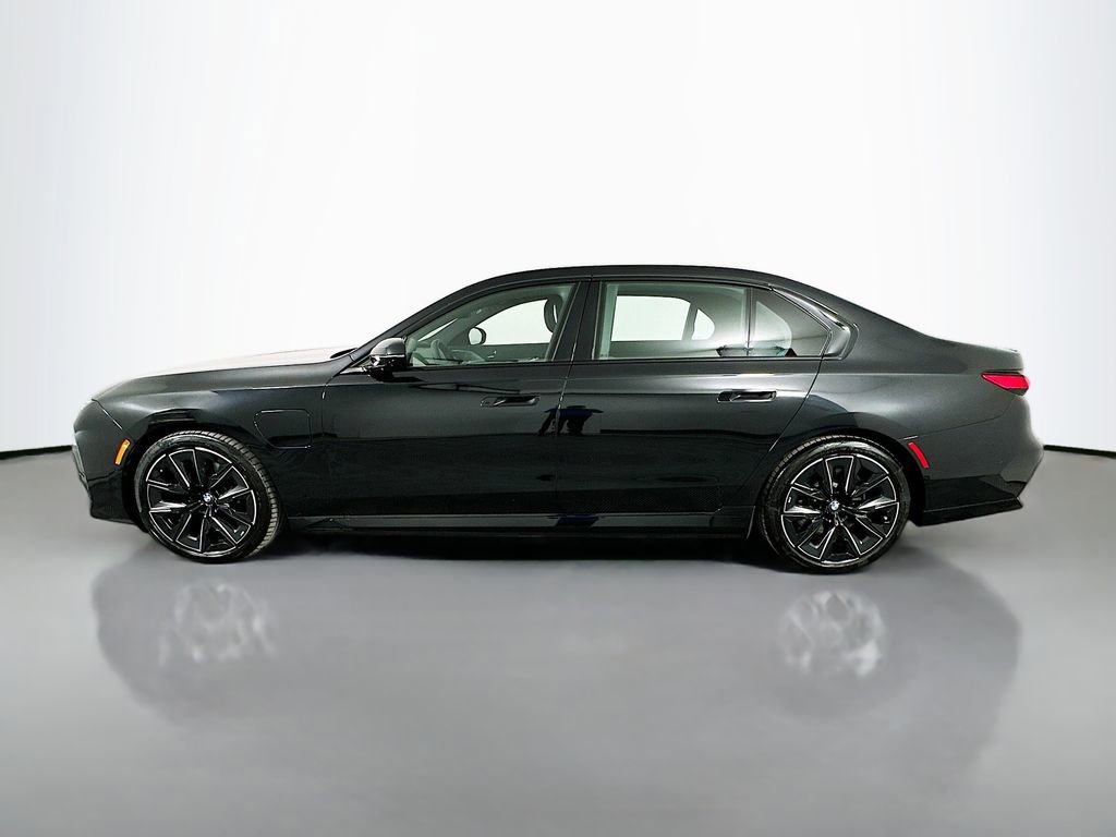 Used 2025 BMW 750e xDrive AWD/4WD image 8