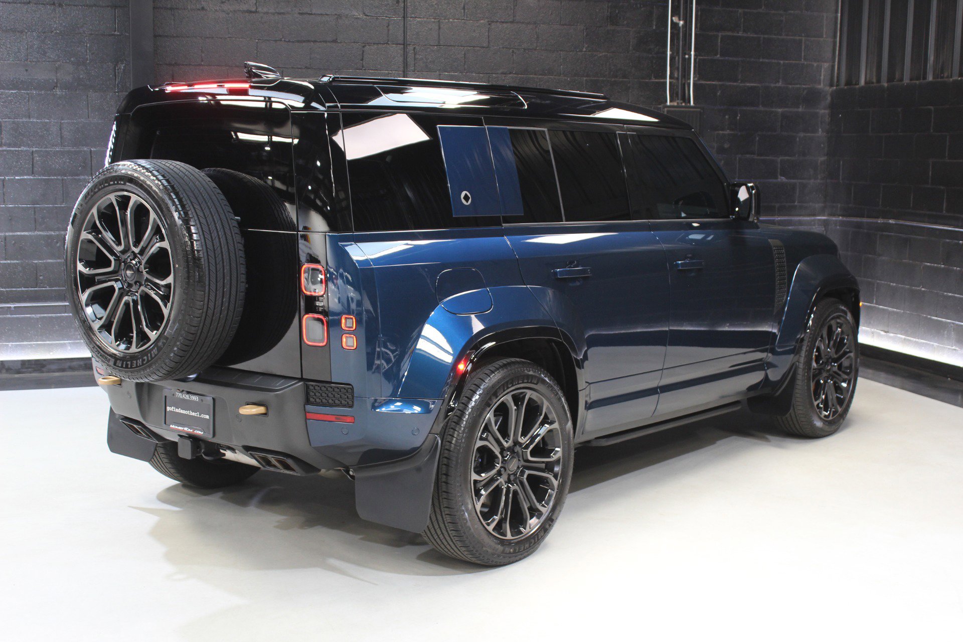 Used 2026 Land Rover Defender 110 image 16