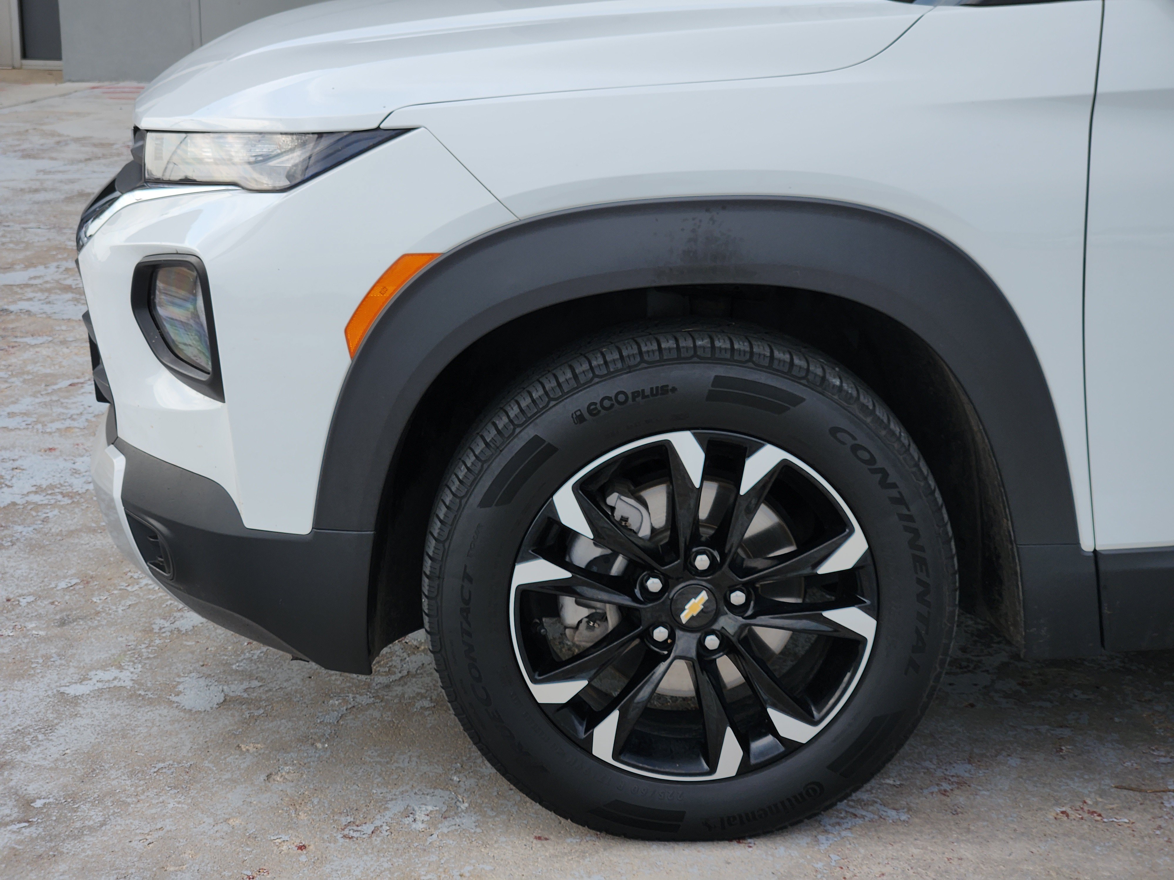 Used 2022 Chevrolet TrailBlazer LT w/ Convenience Package FWD image 9