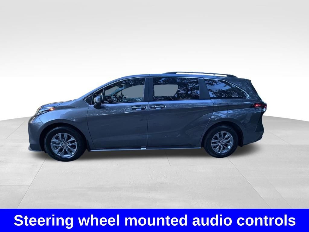 Used 2024 Toyota Sienna XLE image 7