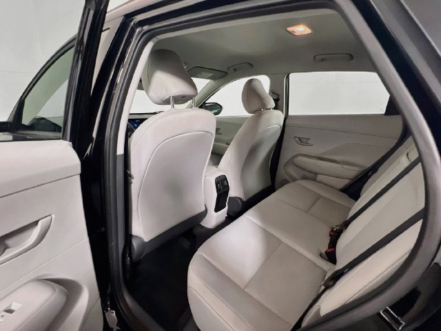 Used 2025 Hyundai Kona SEL FWD image 16