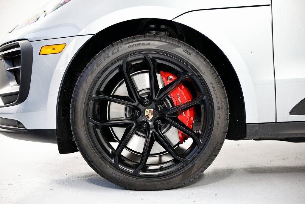 New 2026 Porsche Macan GTS image 12