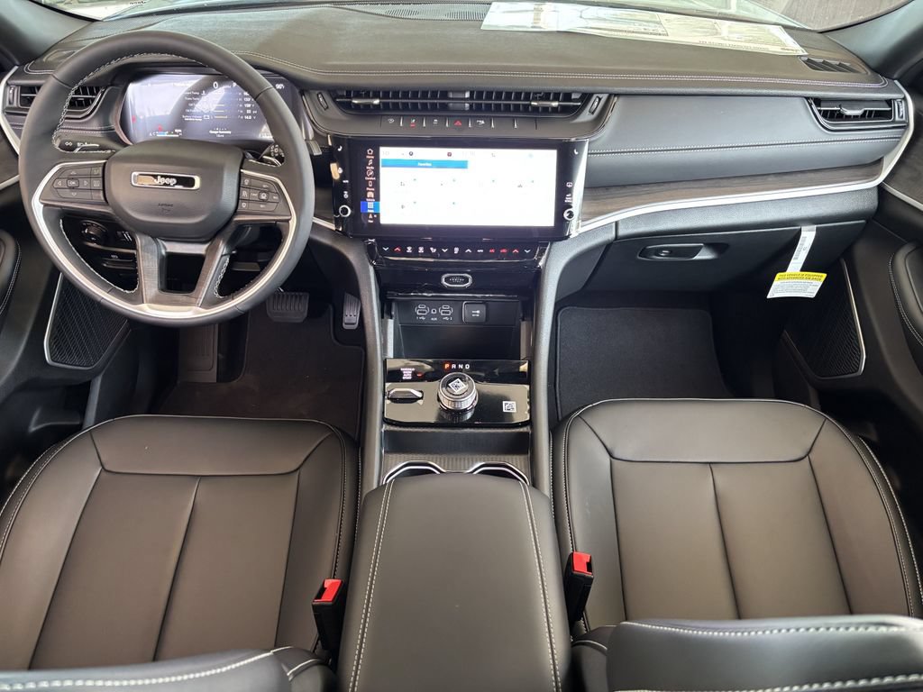 New 2026 Jeep Grand Cherokee Limited w/ Limited Altitude Package AWD/4WD image 9