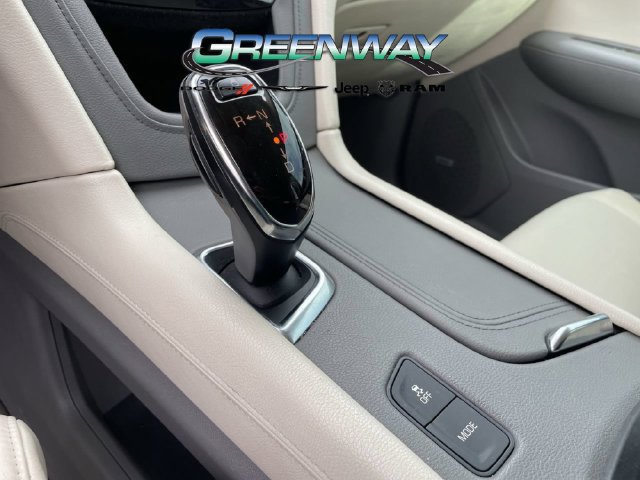 Used 2017 Cadillac XT5 Premium Luxury FWD image 27