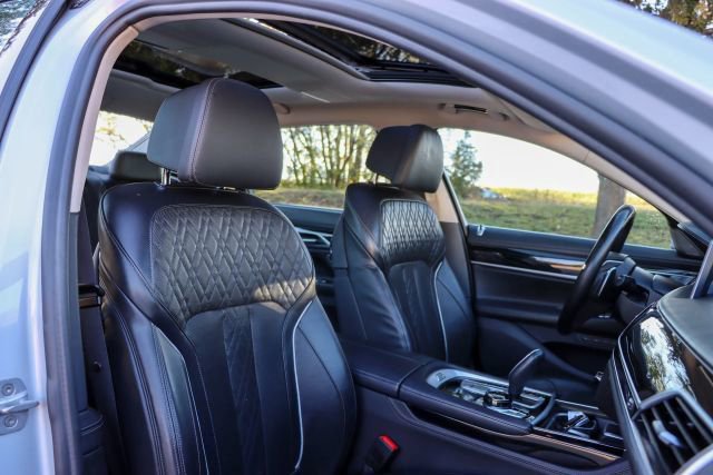 Used 2019 BMW 740i w/ Executive Package image 21