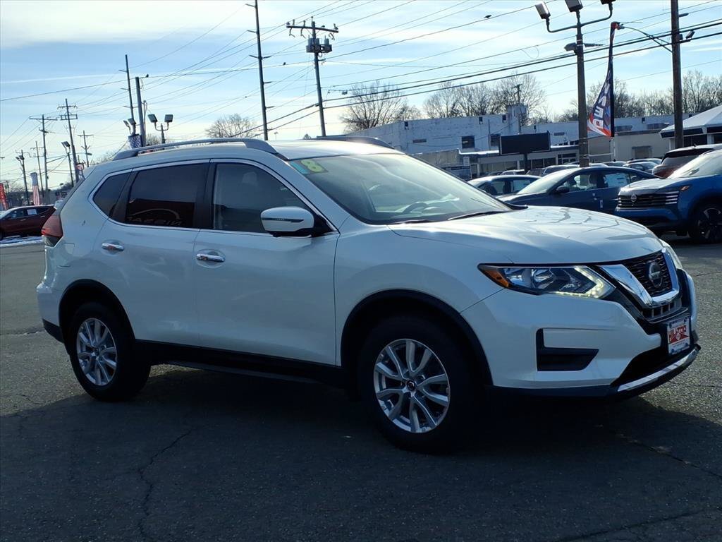 Used 2018 Nissan Rogue SV w/ Sun & Sound Touring Package AWD/4WD image 29