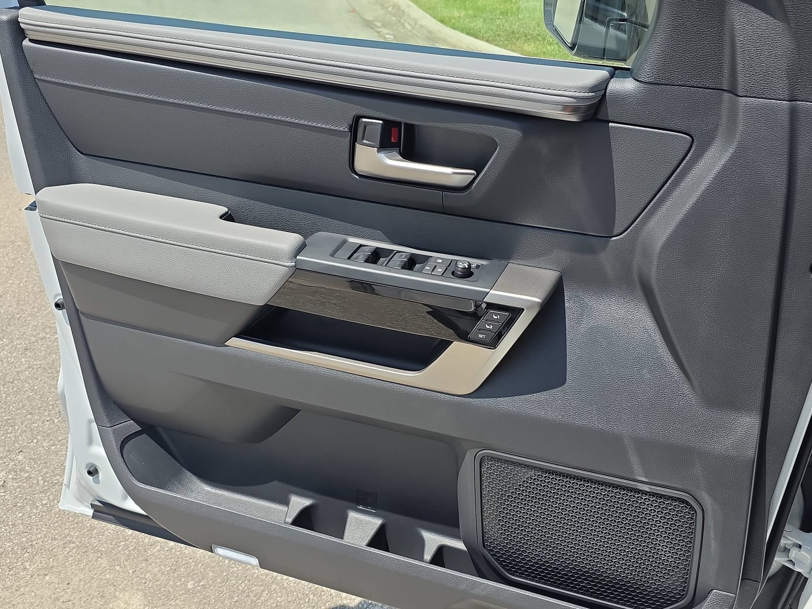 New 2026 Toyota Tundra Limited AWD/4WD image 23