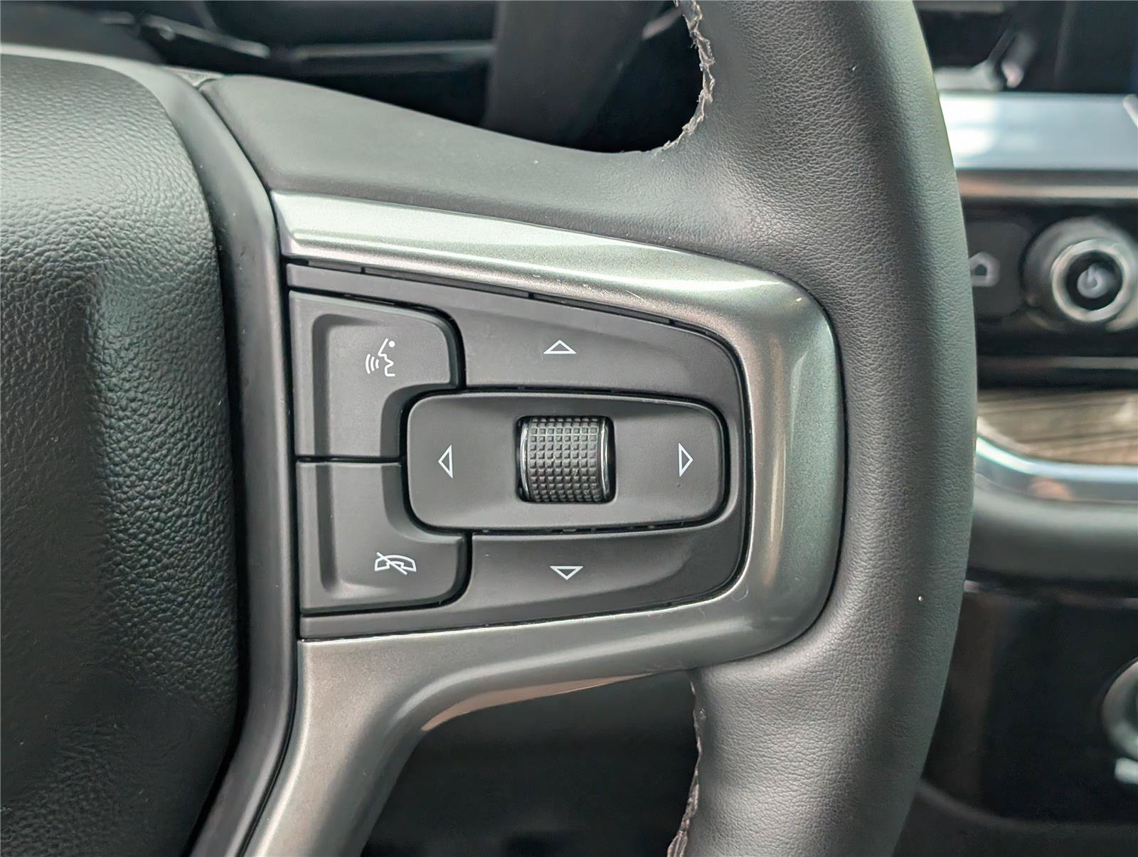 Used 2023 Chevrolet Silverado 1500 LT AWD/4WD image 22
