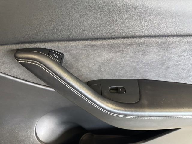 Used 2021 Tesla Model Y Long Range image 49