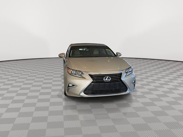 Used 2016 Lexus ES 350 w/ Luxury Package w/Wood Trim image 3