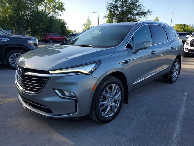 Used 2023 Buick Enclave Essence w/ Experience Buick Package FWD video 2