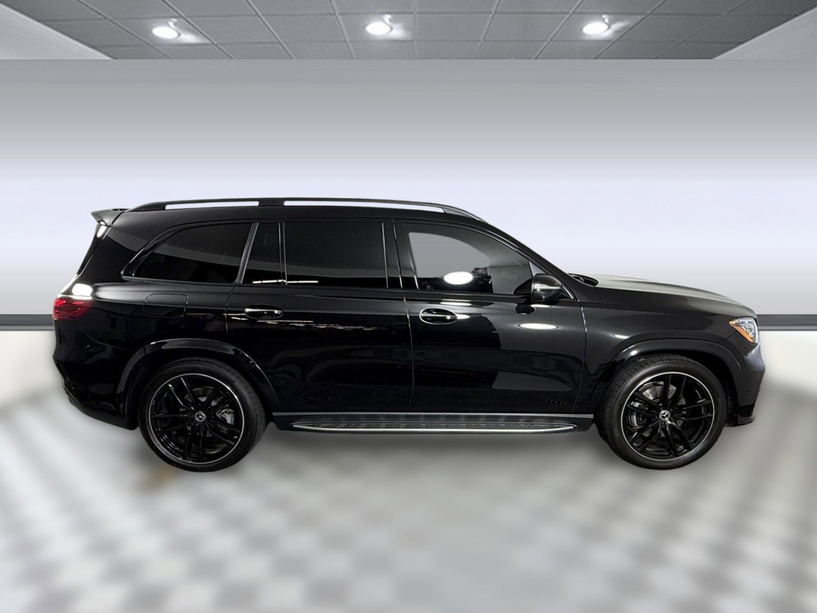 Used 2025 Mercedes-Benz GLS 580 4MATIC image 8