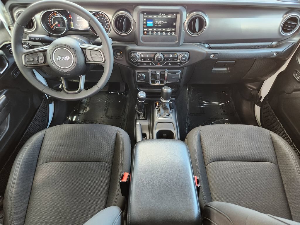 Used 2023 Jeep Gladiator Sport AWD/4WD image 16