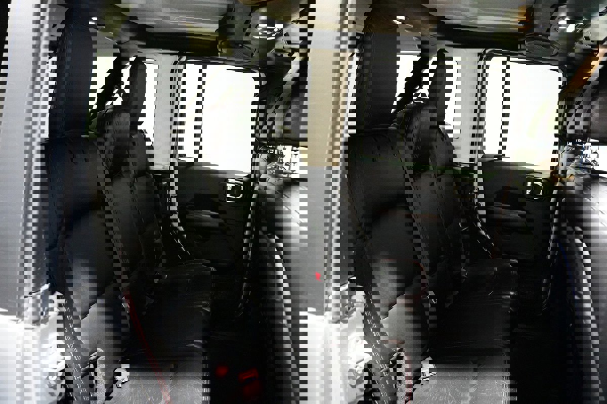 Used 2020 Jeep Wrangler Unlimited Rubicon image 16