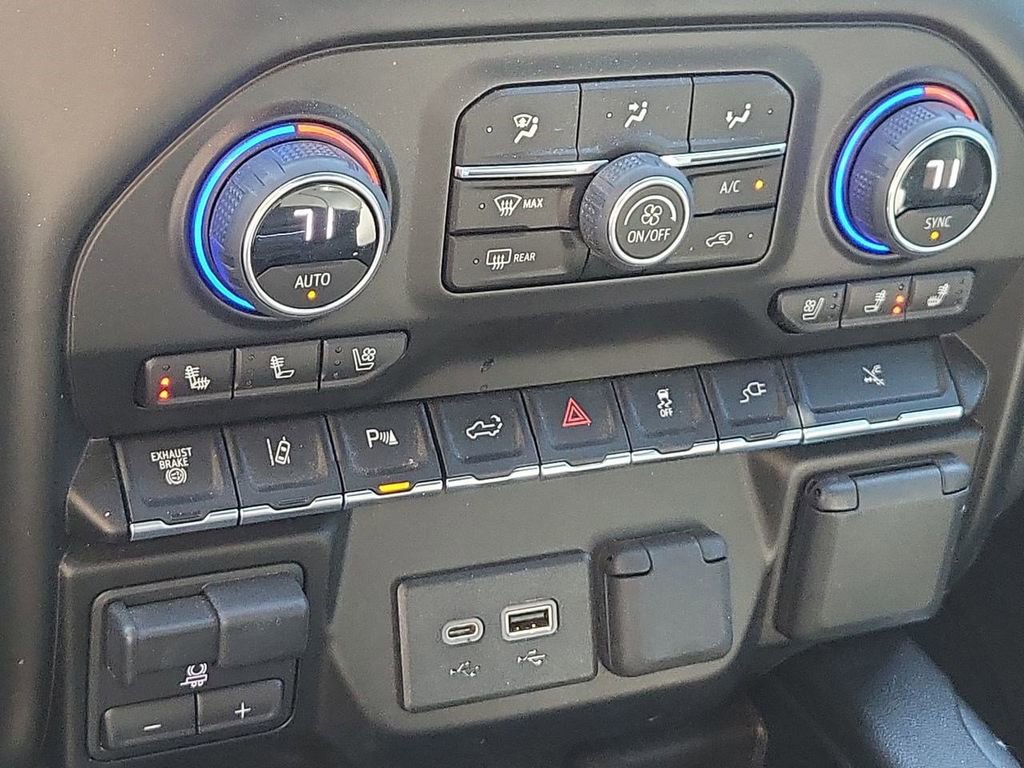 Used 2023 Chevrolet Silverado 3500 High Country image 42