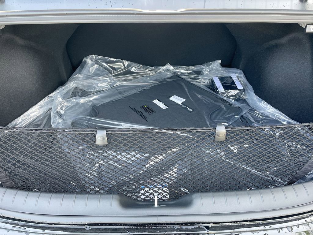 Used 2025 Hyundai Elantra Sport image 48