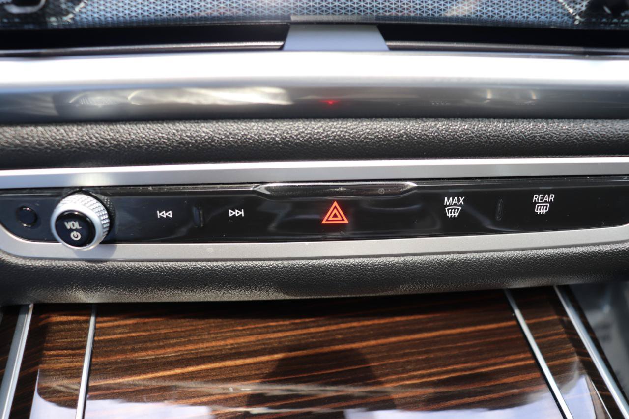 Used 2025 BMW X7 xDrive40i AWD/4WD image 55