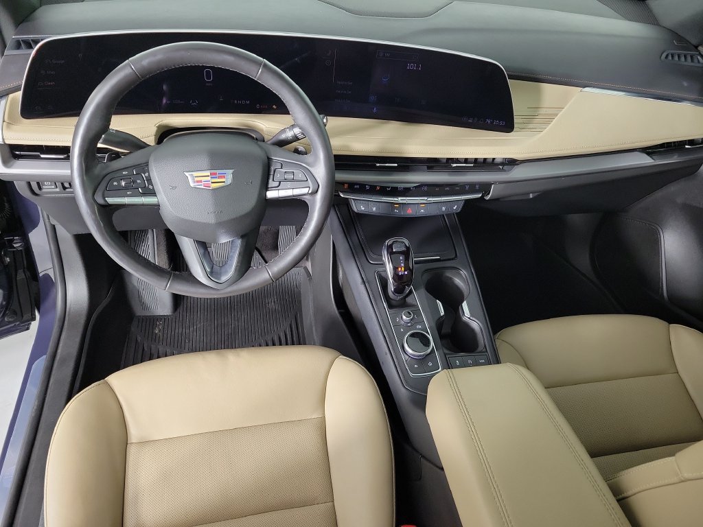 Used 2025 Cadillac XT4 Premium Luxury FWD image 16