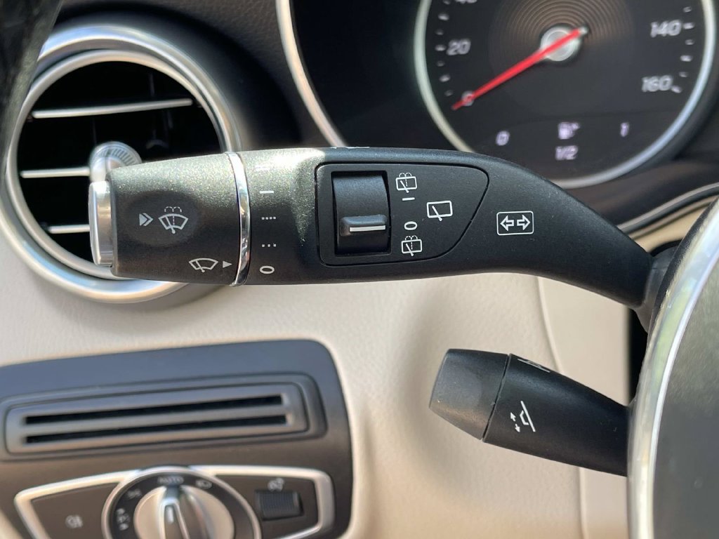 Used 2020 Mercedes-Benz GLC 300 image 40