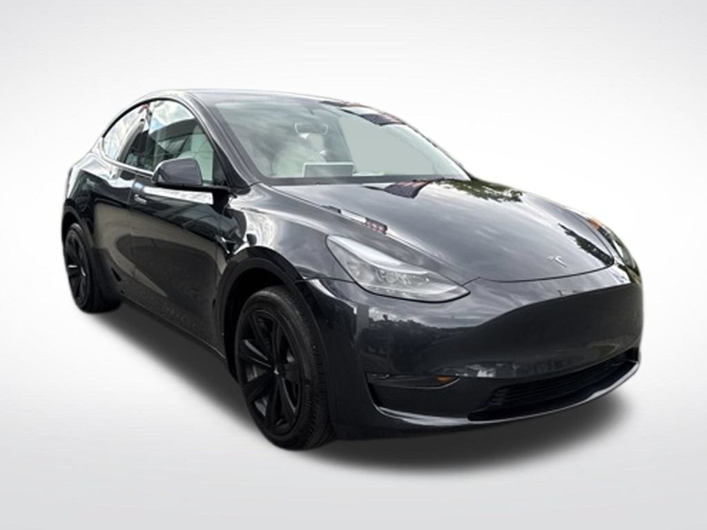 Used 2024 Tesla Model Y 2WD image 4