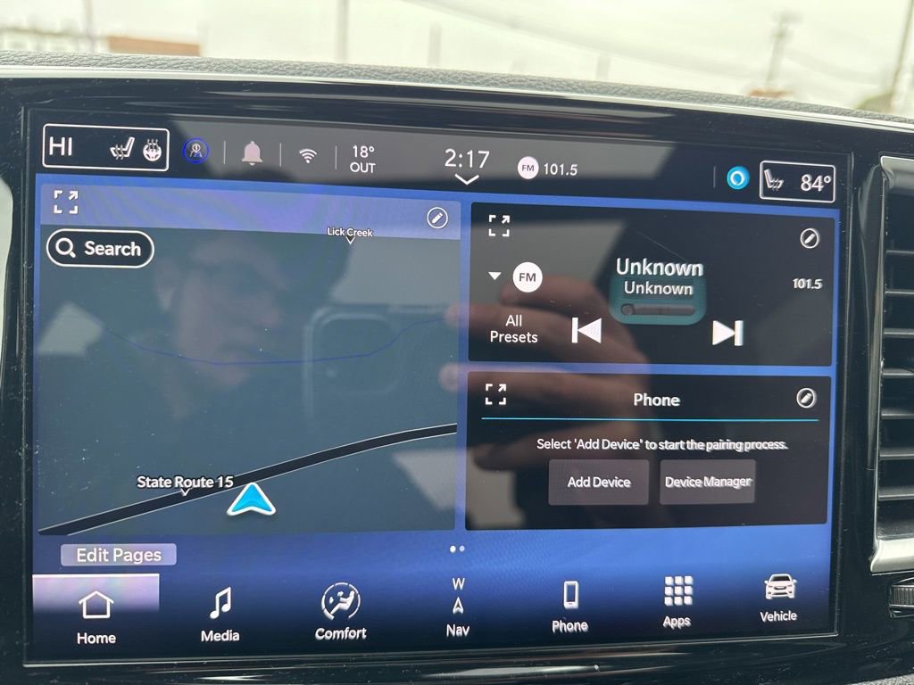 Used 2025 Chrysler Pacifica Limited image 54