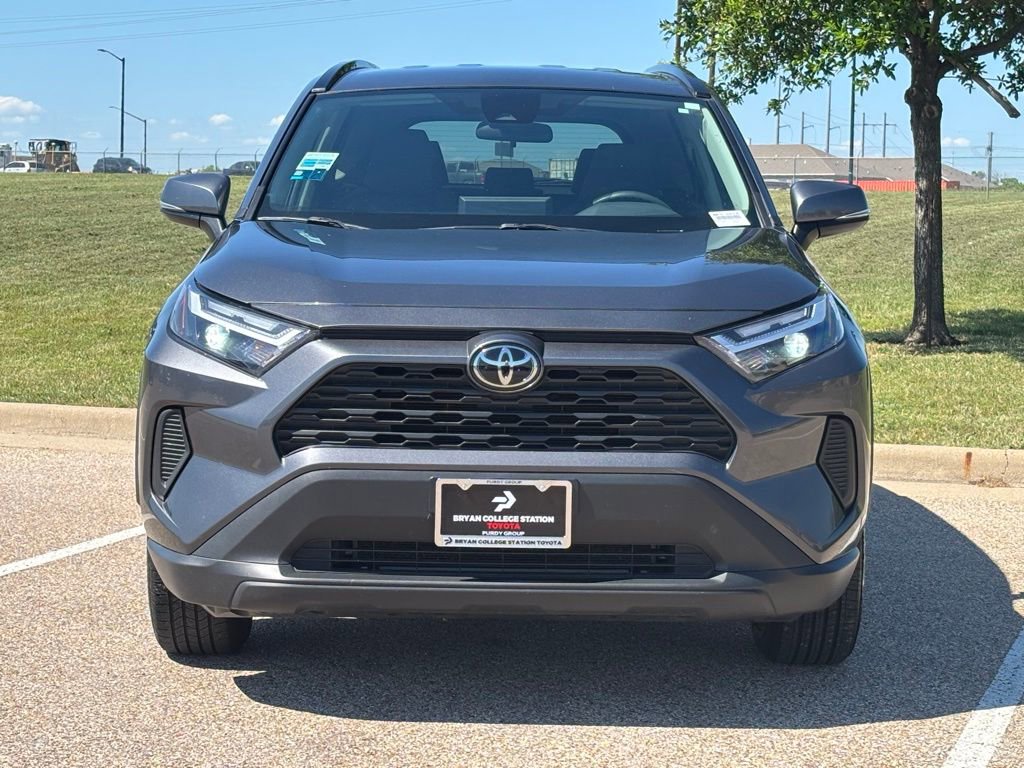 Used 2025 Toyota RAV4 XLE FWD image 4