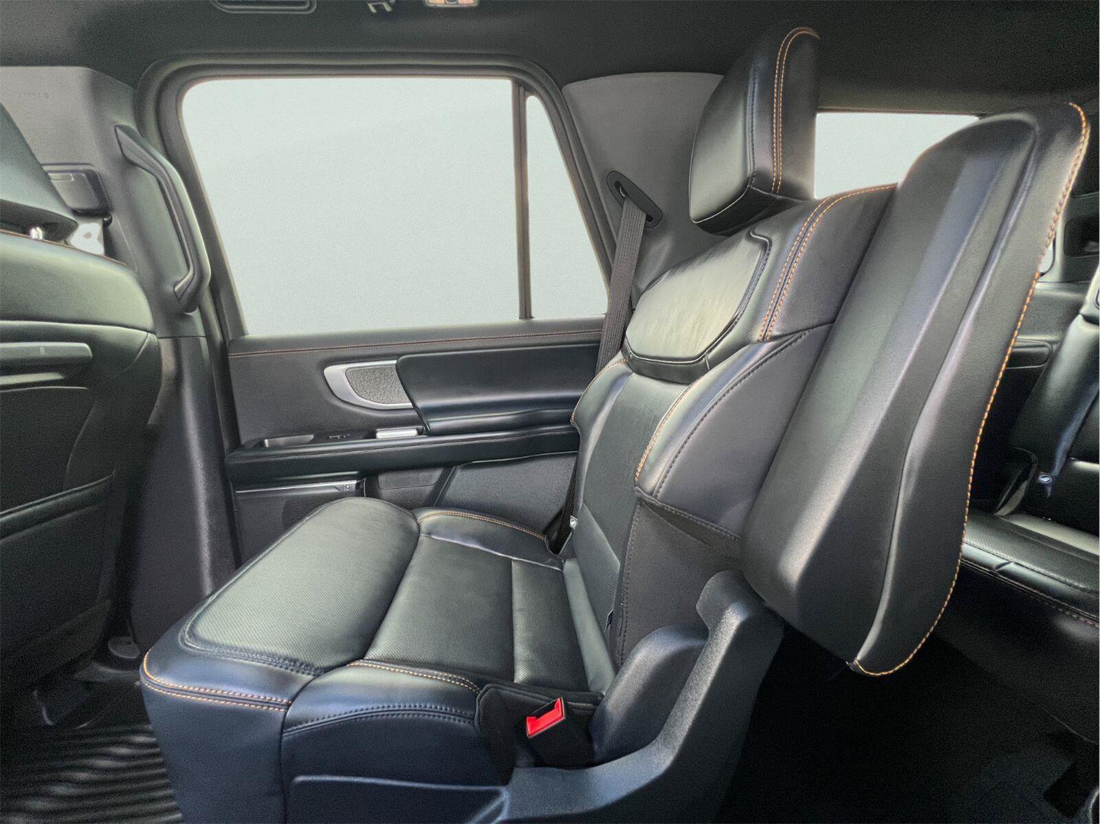 Used 2025 Ford Expedition Tremor AWD/4WD image 43