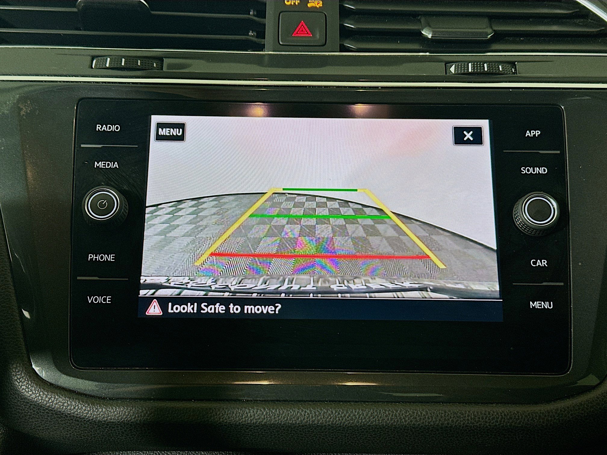 Used 2019 Volkswagen Tiguan SE FWD image 25
