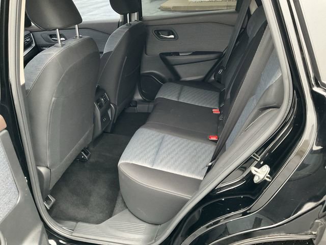 Certified 2023 Nissan Rogue SV image 13