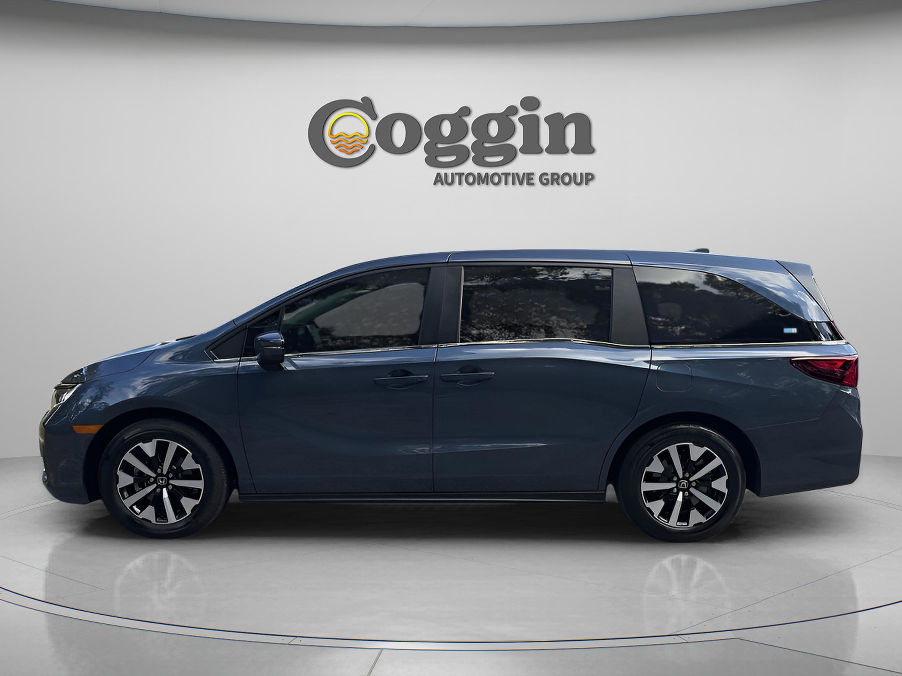 Certified 2025 Honda Odyssey EX-L image 2