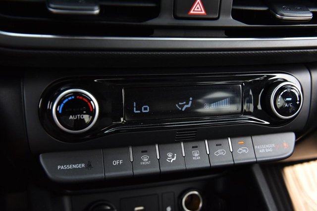 Used 2022 Hyundai Kona Limited FWD image 14