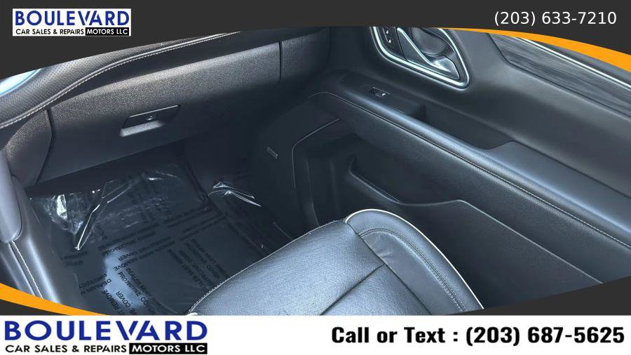 Used 2021 GMC Yukon SLT w/ SLT Premium Package image 17