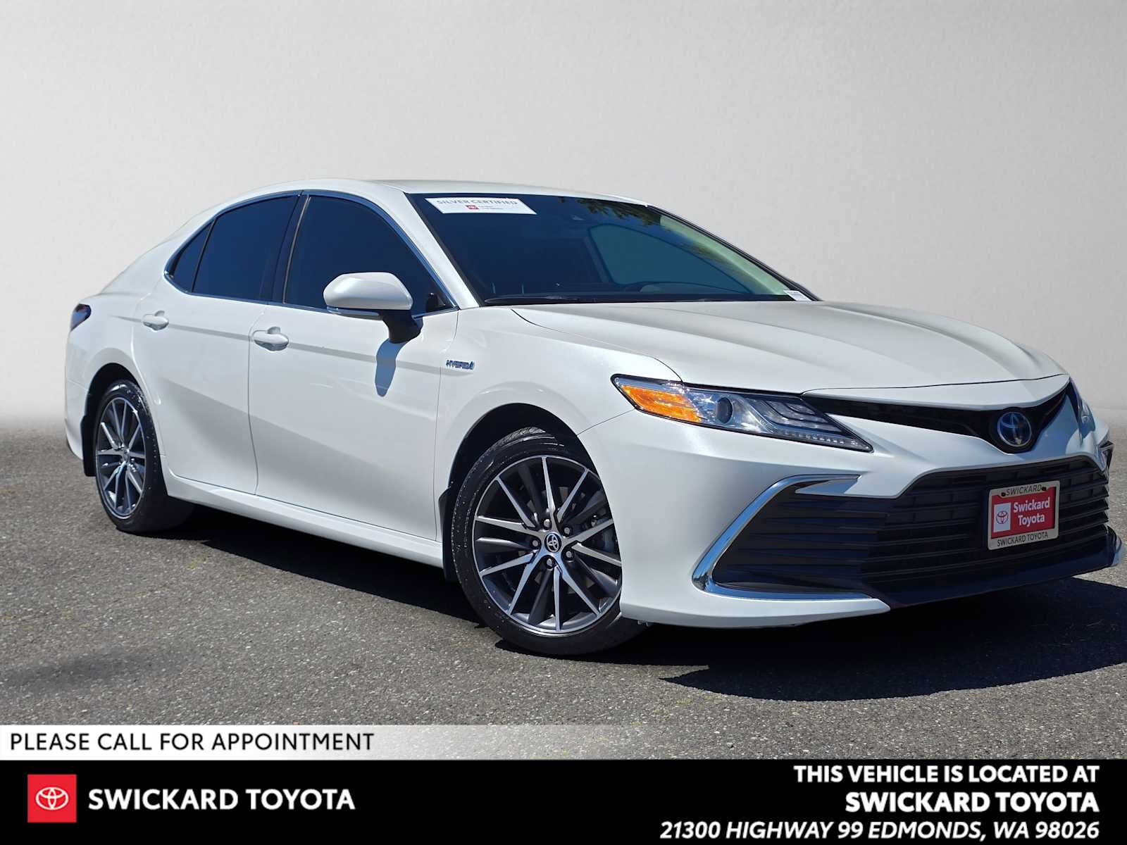 Certified 2021 Toyota Camry XLE FWD image 1