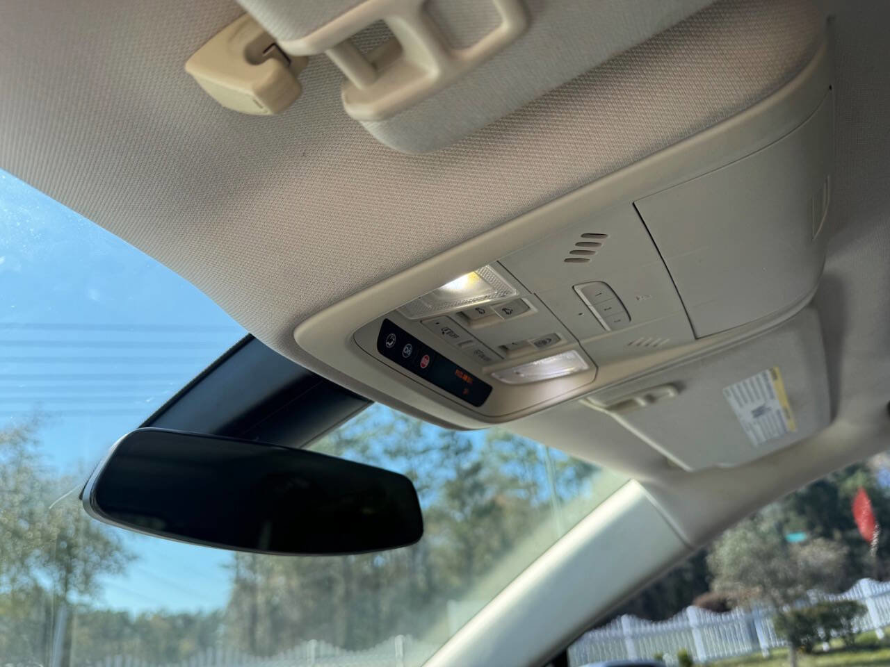 Used 2017 Cadillac XT5 Luxury image 23