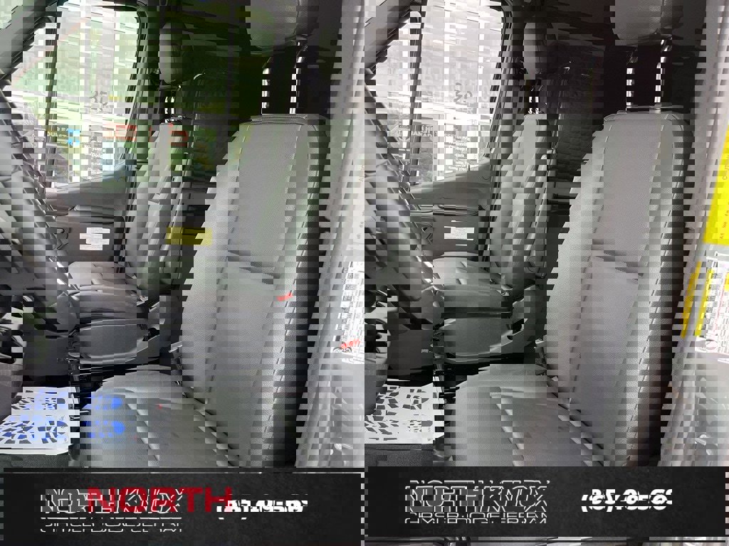 Used 2023 Mercedes-Benz Sprinter 144 Cargo image 12