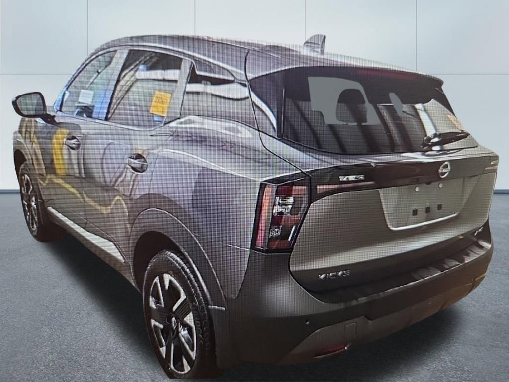Used 2025 Nissan Kicks SV AWD/4WD image 3