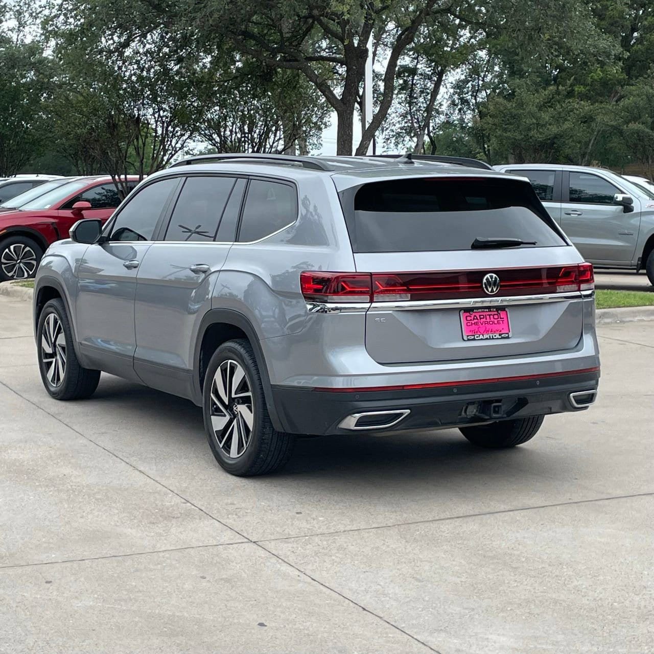 Used 2024 Volkswagen Atlas SE FWD image 4