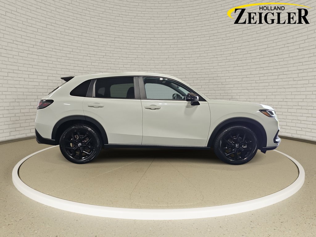 Used 2024 Honda HR-V Sport image 4