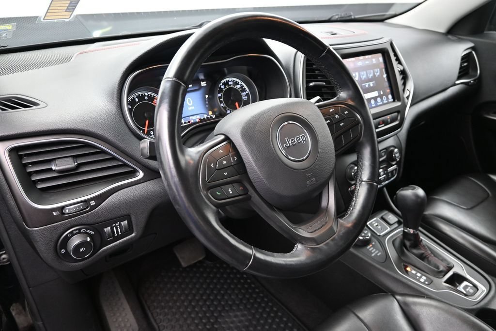 Used 2021 Jeep Cherokee Trailhawk AWD/4WD image 20