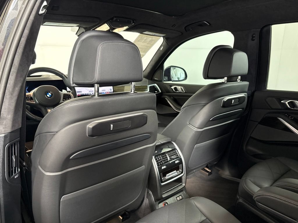 Certified 2026 BMW X7 xDrive40i w/ M Sport Package AWD/4WD image 31