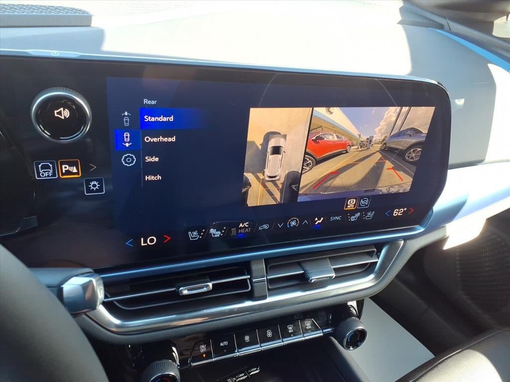 New 2026 Chevrolet Equinox EV LT w/ Convenience Package II AWD/4WD image 35