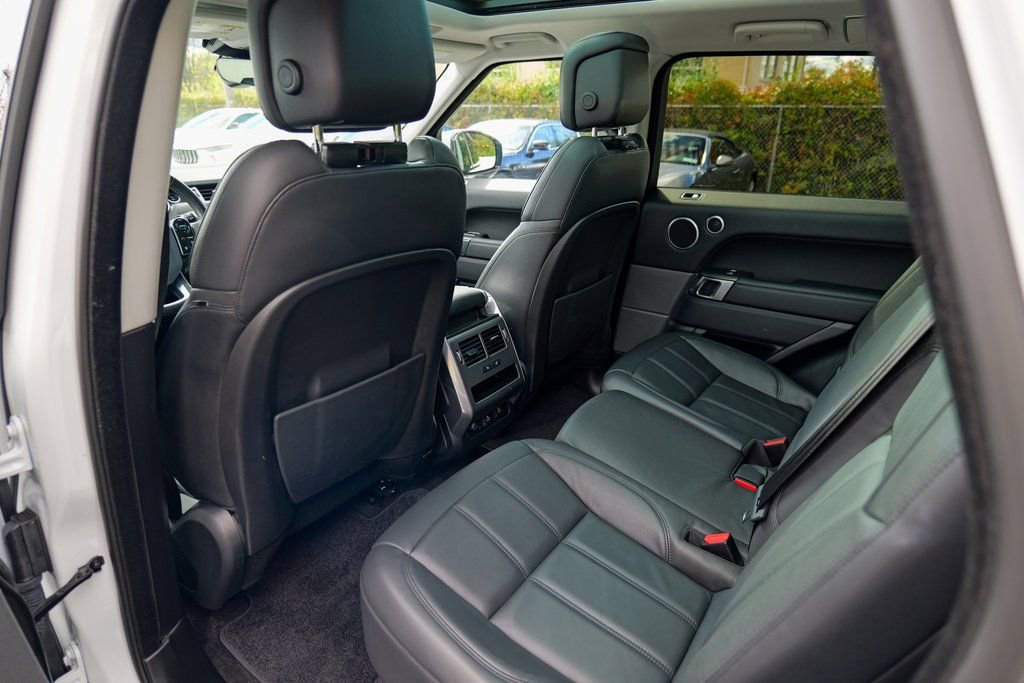 Used 2022 Land Rover Range Rover Sport SE image 24