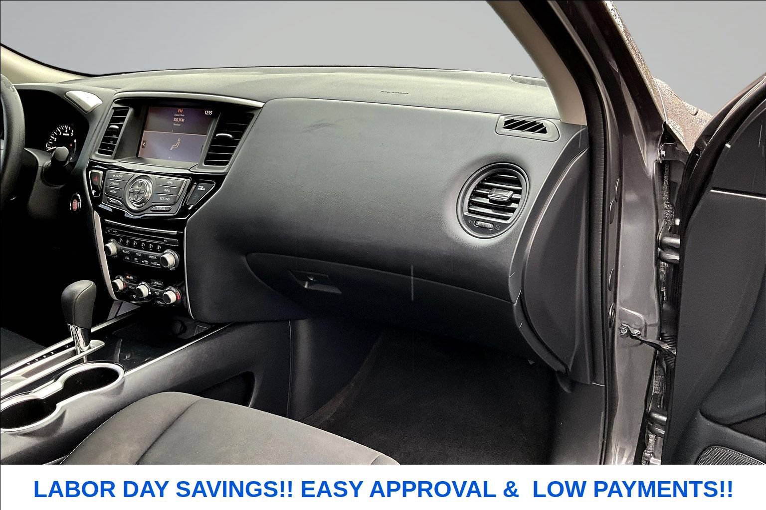 Used 2020 Nissan Pathfinder S FWD image 24