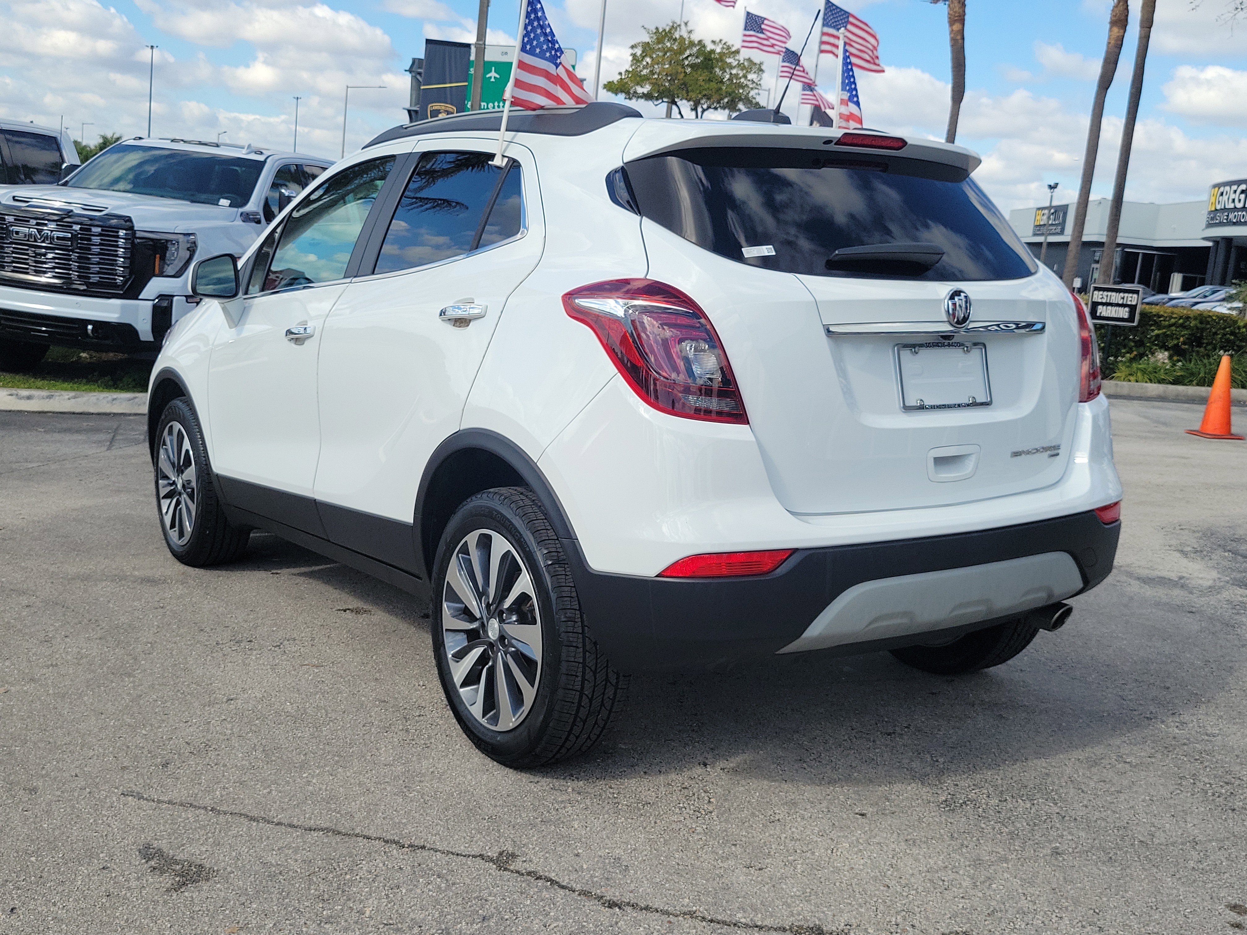 Used 2022 Buick Encore Preferred w/ Safety Package image 7