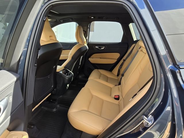 Certified 2024 Volvo XC60 B5 Ultimate w/ Protection Package Premier image 15