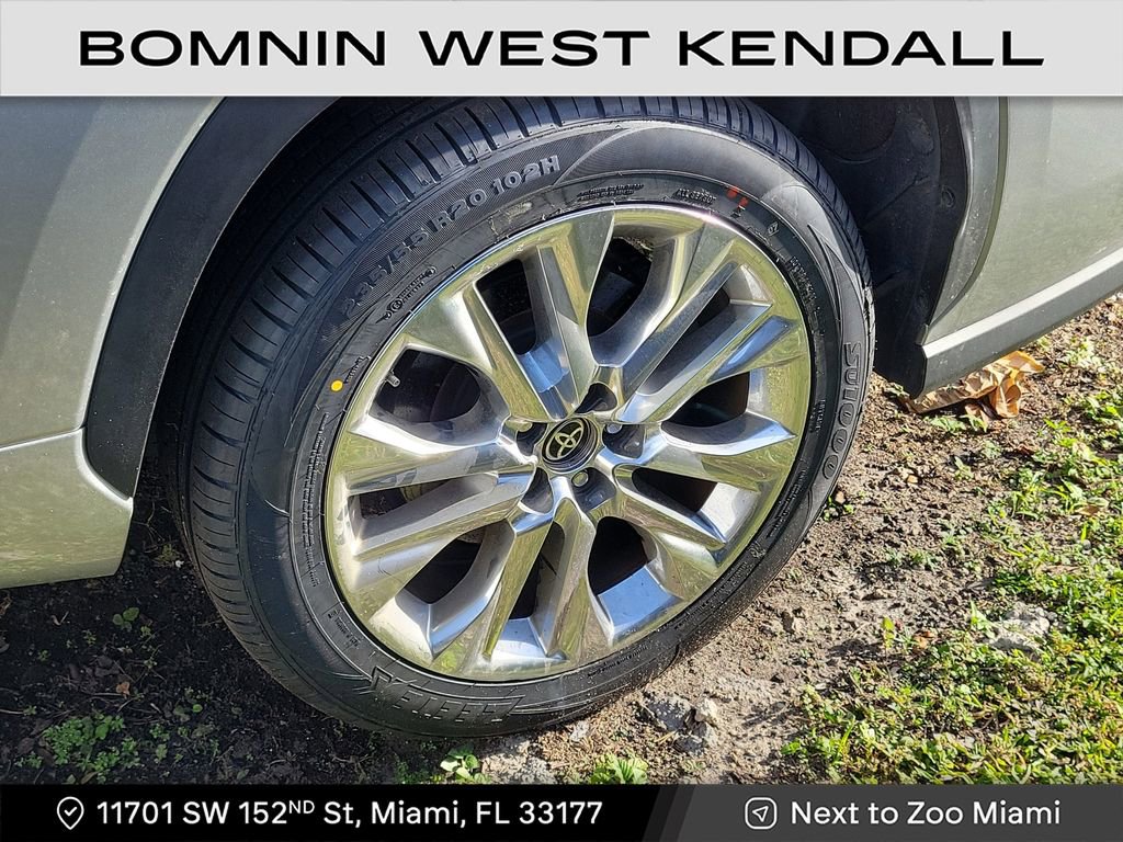 Used 2023 Toyota Highlander Limited image 7